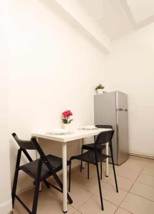 1 Bdrm Apartment In City Center Bucareste Exterior foto