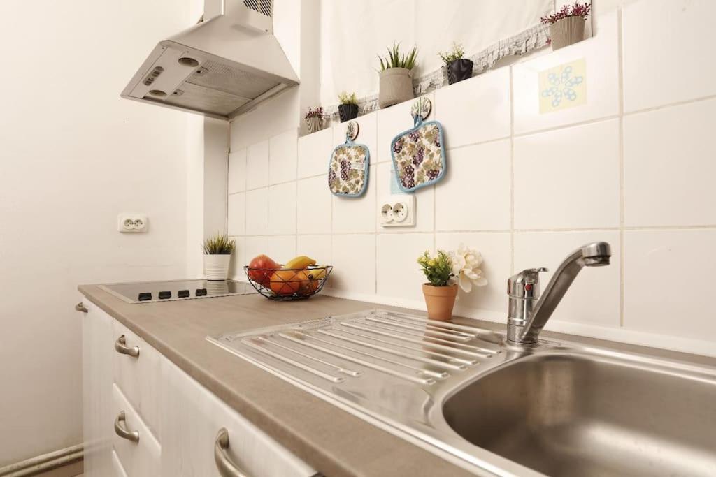 1 Bdrm Apartment In City Center Bucareste Exterior foto