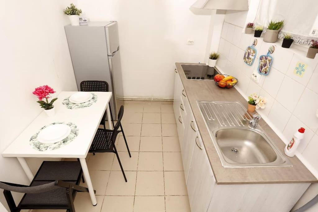 1 Bdrm Apartment In City Center Bucareste Exterior foto